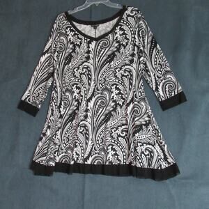 Coco + Carmen Top Womens L/XL Black White Floral Tunic Momcore Work Blouse